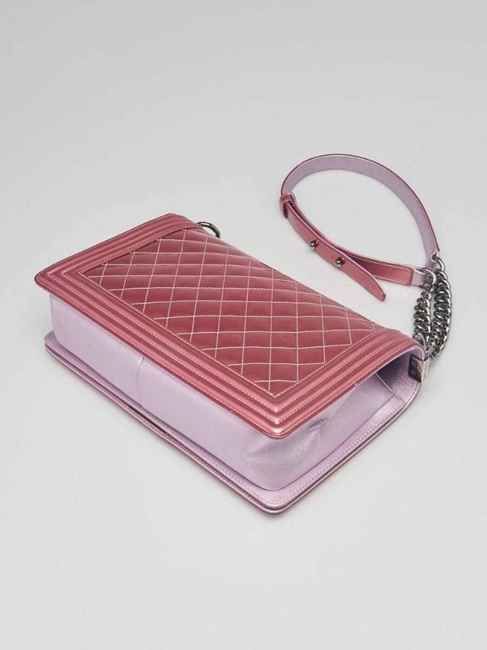 Chanel Pink Quilted Patent Leather New Medium Boy Bag - Picture 3 of 11